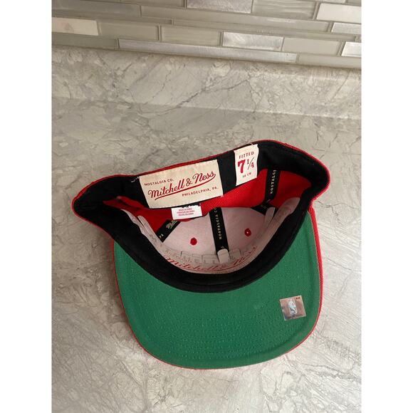 Milwaukee Bucks Retro Logo Mitchell & Ness Fitted Hat 7 1/4 - Picture 7 of 9